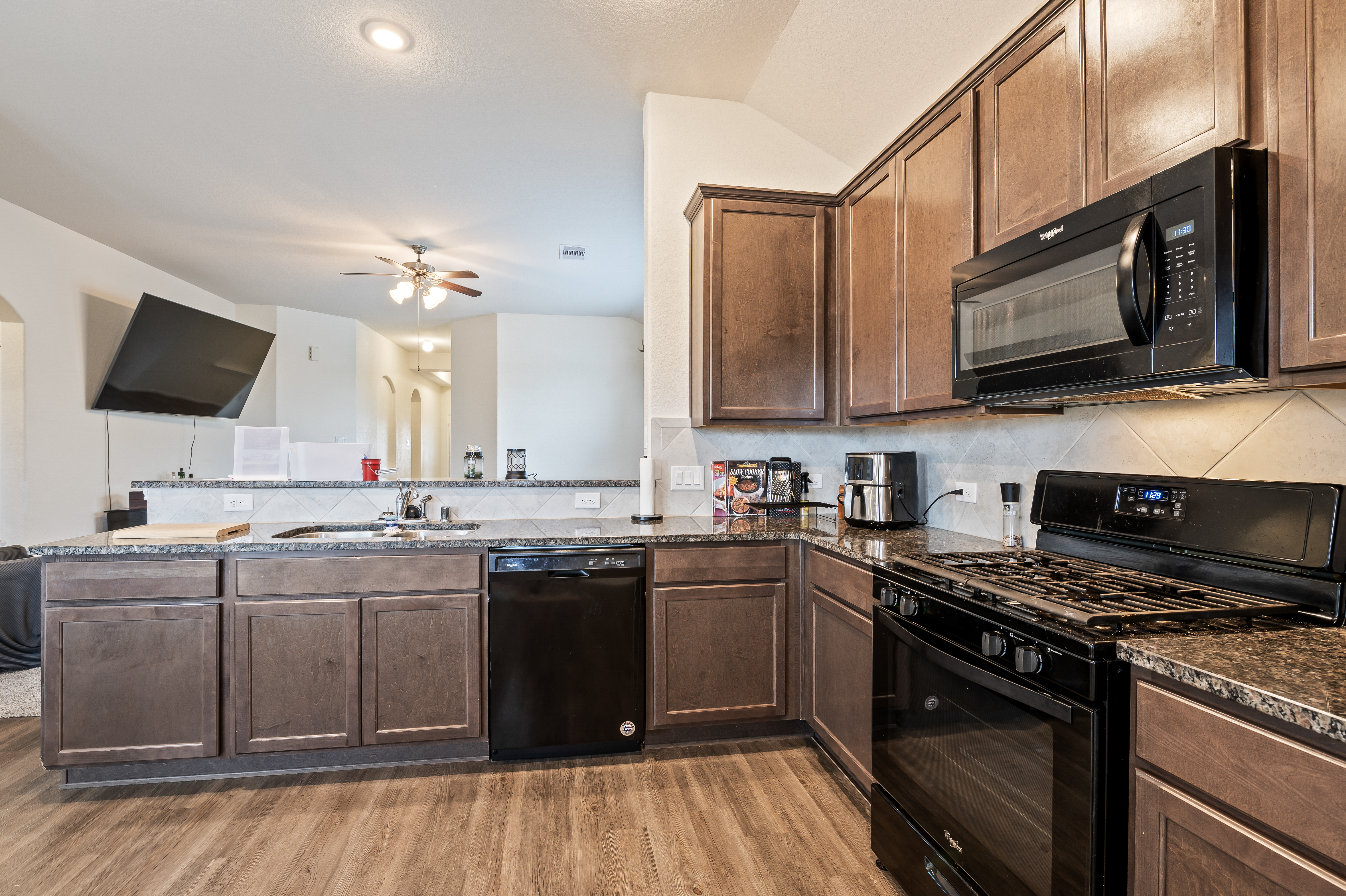 211 White Wing Ln, Sealy, Photo 13