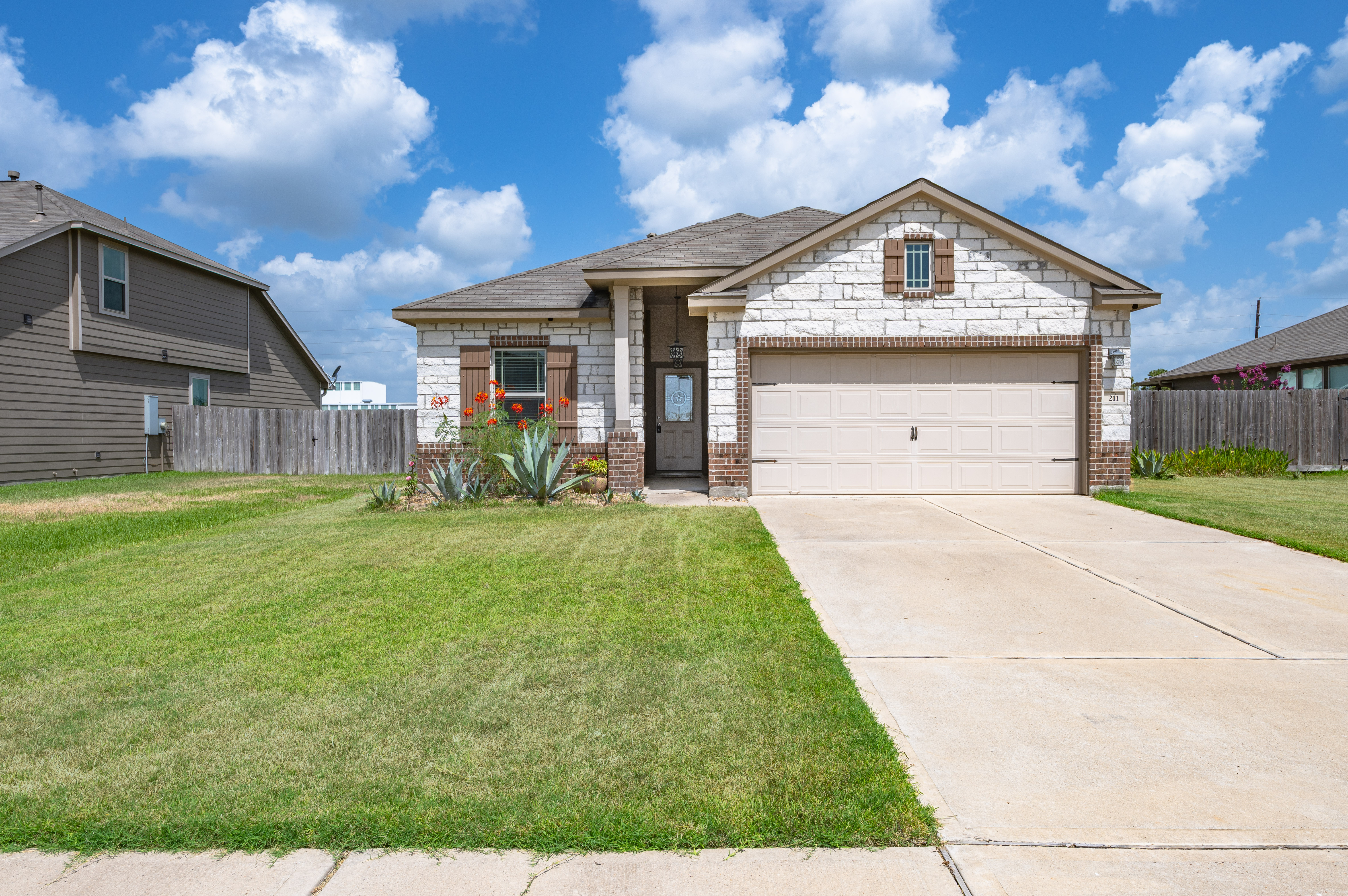 211 White Wing Ln, Sealy, Photo 23