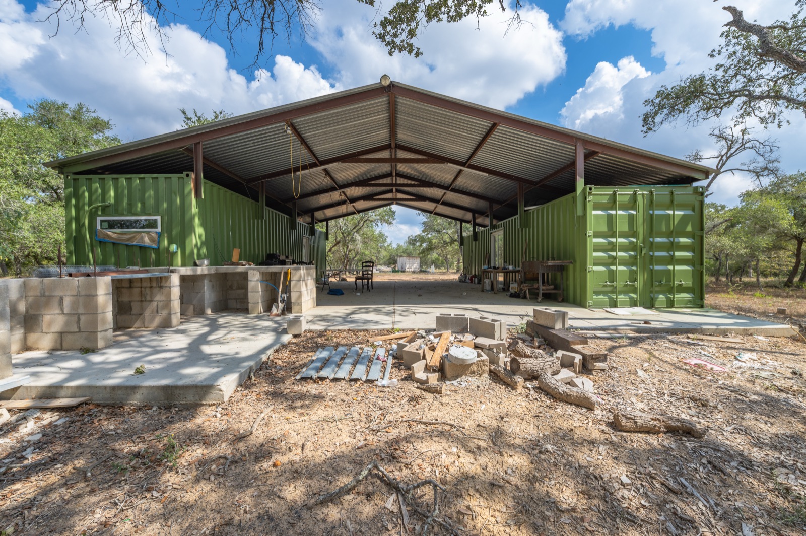 Hallettsville Weekend Retreat: Pavilion and slab from the yard