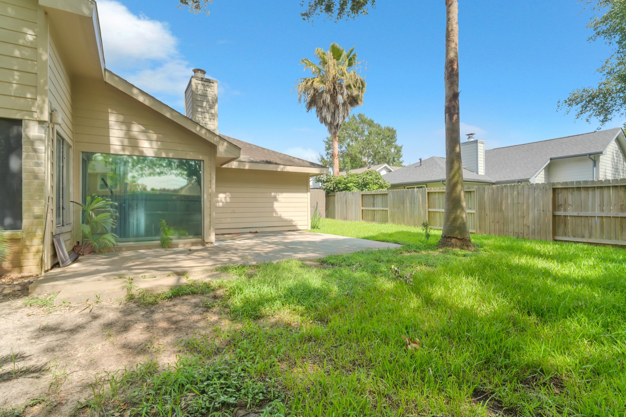 Sugar Land Home in Lakefield, Photo 1
