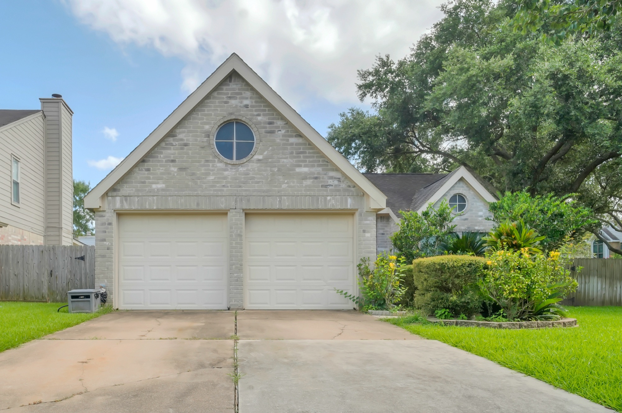 Sugar Land Home in Lakefield, Photo 4