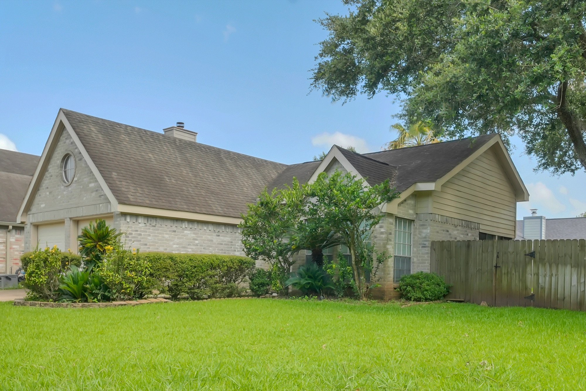 Sugar Land Home in Lakefield, Photo 5