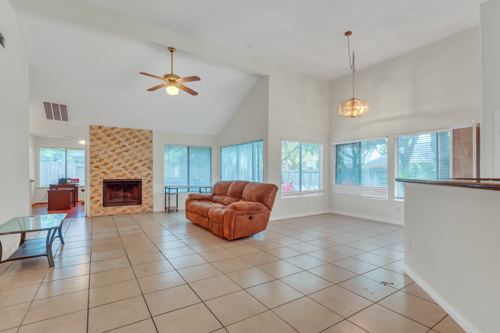 Sugar Land Home in Lakefield, Photo 7